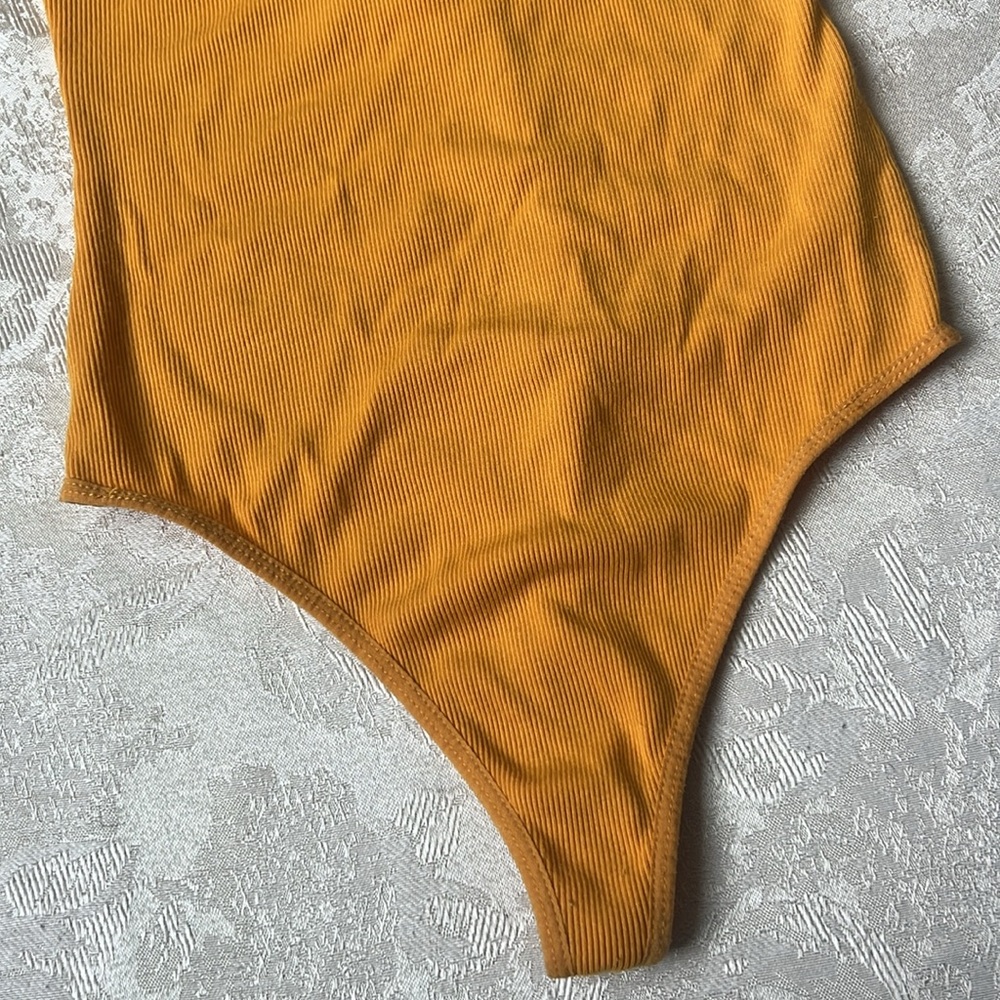 Wilfred Ribbed Ruffle Bodysuit - Picture 6 of 12